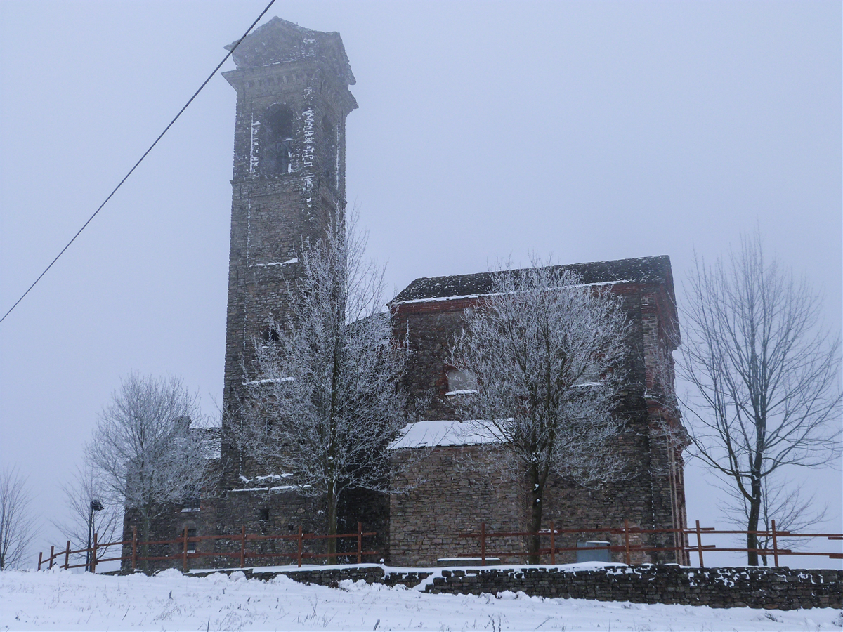 La chiesa della Madonna sotto la neve